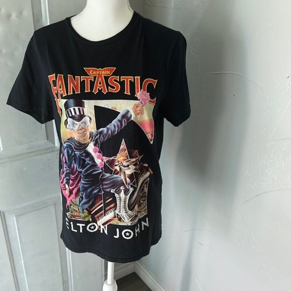 Black Graphic Short Sleeve Tee with Vibrant Design